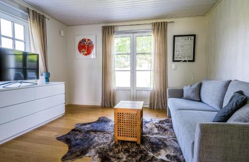 Drottningskar House | Modern Holiday Home With View And Boat In Aspö