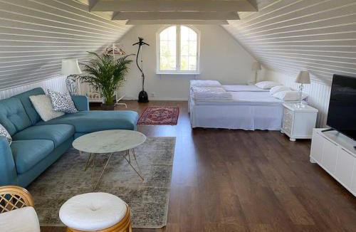 Eldsberga Villa | Modern house, views over the fields 5 min to beach