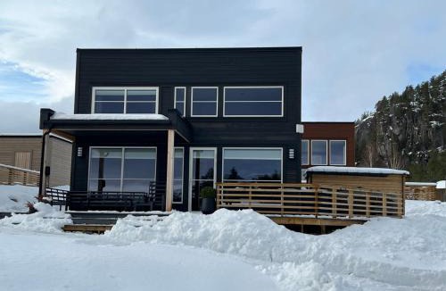 Kviteseid House | Modern lakehouse with sauna, near golf and alpine