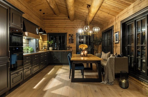 Rollag House | Modern log cabin with hot tub and sauna