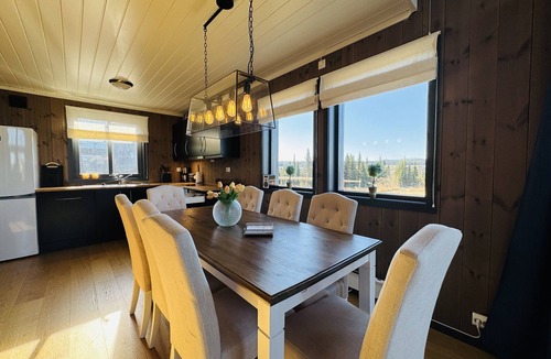 Nord-Aurdal Cabin | Modern mountain cabin in Tisleidalen, Golsfjellet