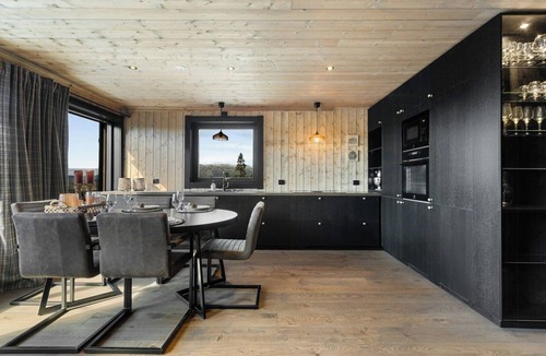 Rauland House | Modern mountain cabin with ski in/out in Rauland