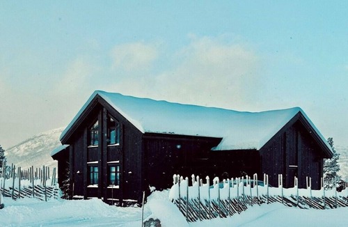 Hovden House | Modern mountain cabin with views in Hovden