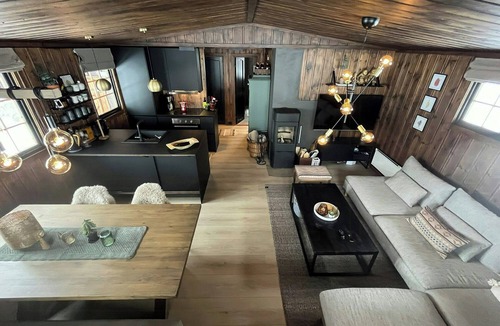 Vikberget House | Modern mountain cabin with views over Slokovannet