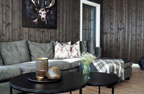 Vang House | Modern mountain cabin with a view over the sea