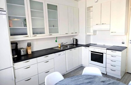 Pasila Apartment | Modern Nordic Stay in Helsinki Center with Pool, Sauna & Gym