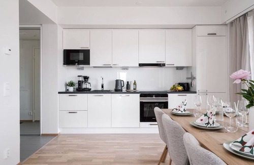 Pasila Apartment | Modern Sauna Apartment with Balcony – Steps from Pasila Station & Mall of Tripla