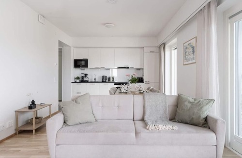 Pasila Apartment | Modern Sauna Apartment with Balcony – Steps from Pasila Station & Mall of Tripla