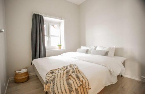 Sandviken Apartment | Modern Seafront 3BR Loft Walk to Bryggen - SVB305