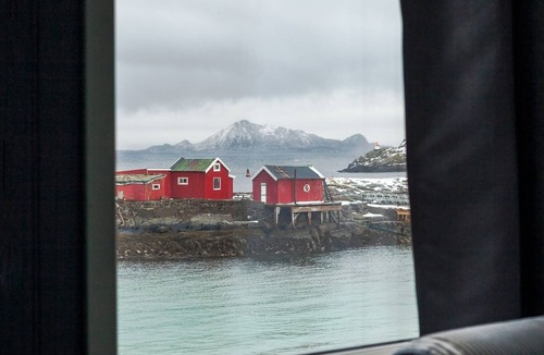 Svolvaer Cabin | Modern Seahouse in Svolvær with stunning views!