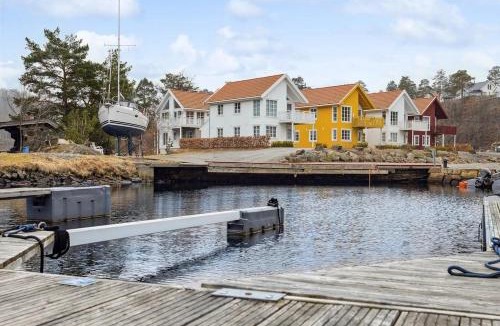 Tvedestrand House | Modern Seaside Cabin Tvedestrand Hantho Brygge