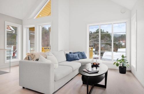 Tvedestrand House | Modern Seaside Cabin Tvedestrand Hantho Brygge