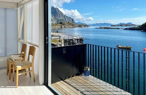 Henningsvaer House | Modern seaside house in Henningsvær