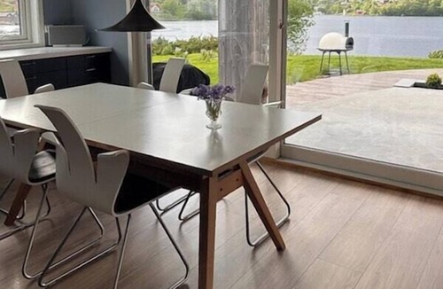 Sula House | Modern seaside house by the shore in Sunnmøre