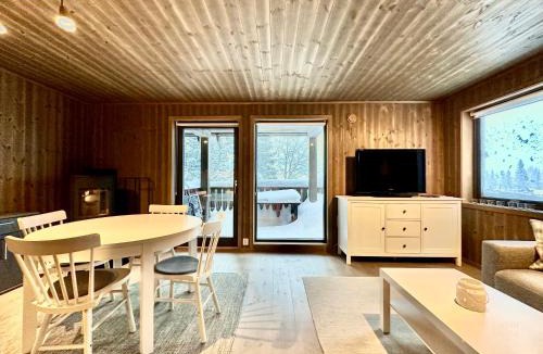 Ringsaker Apartment | Modern ski-in out apartment at Sjusjøen