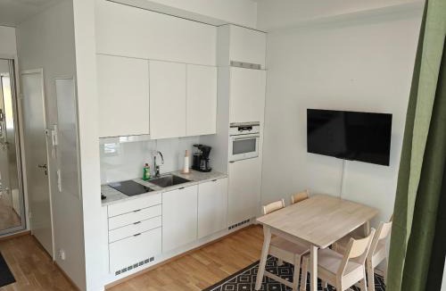 Tikkurila Apartment | Modern Studio - Train - Airport - Self Check-In