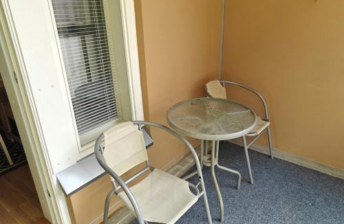 Tikkurila Apartment | Modern Studio - Train - Airport - Self Check-In