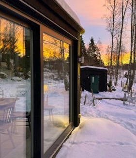 Vreta Kloster House | Modern Stuga Med Bastu Vid Insjön I Bjäsäter