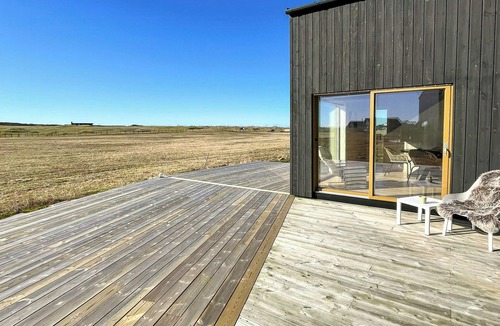 Klepp House | Modern surf cabin at Borestranden beach
