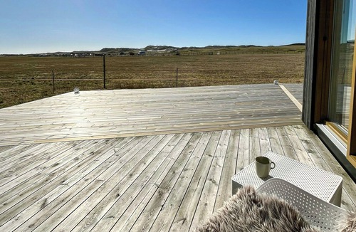Klepp House | Modern surf cabin at Borestranden beach