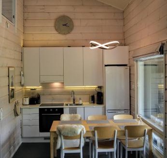 Akaslompolo House | Modern terraced house
