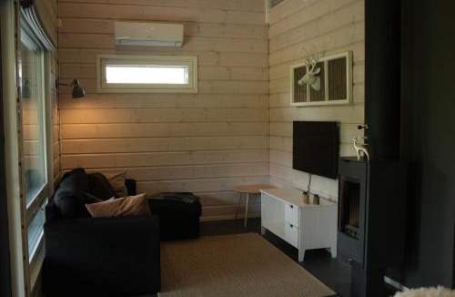 Akaslompolo House | Modern terraced house
