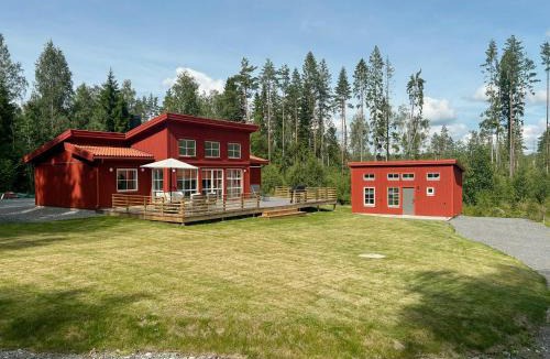 Nora House | Modern Villa In Historic Pershyttan