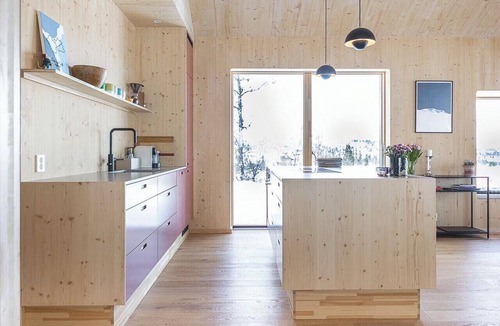 Al Municipality House | Modern wooden cabin where nature can be felt