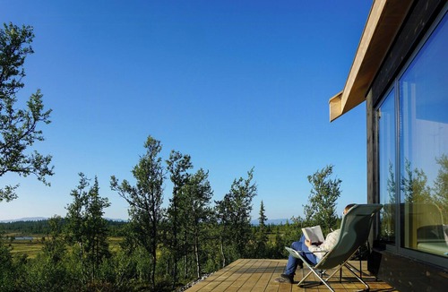 Al Municipality House | Modern wooden cabin where nature can be felt