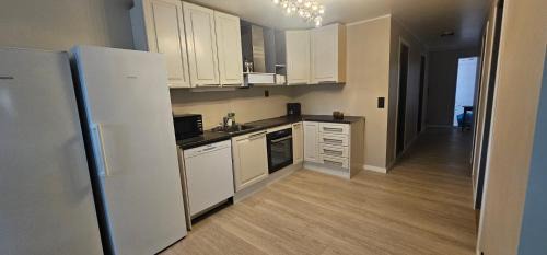 Sandefjord Apartment | Moderne 2 roms leilighet med gratis parkering nær sentrum