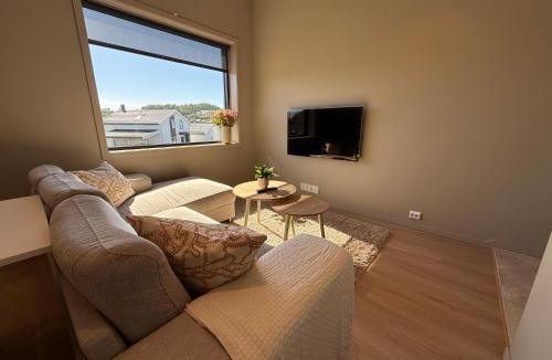Grimstad Apartment | Moderne leilighet i familievennlig nabolag