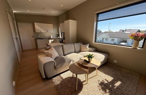 Grimstad Apartment | Moderne leilighet i familievennlig nabolag