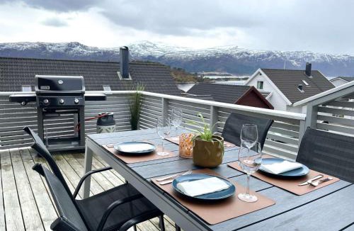 Alesund House | Moderne rekkehus, god standard.