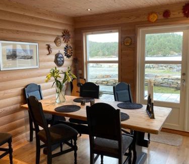 Sveio House | Moderne Rorbu helt i sjøkanten