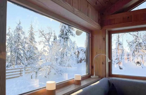 Ringsaker House | Modernized log cabin at Ljøsheim