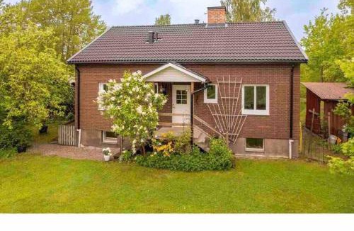 Stora Sundby Villa | Modernt & rymligt sommarhus på landet- Bubbelpool