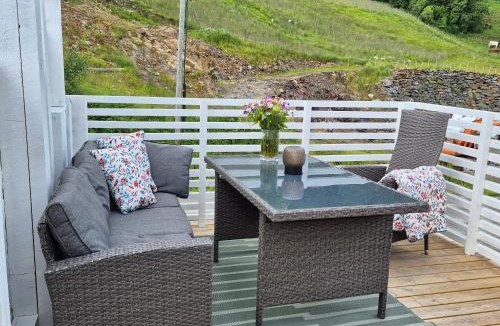 Luster Apartment | Molden Sky - takterrasse med egen jacuzzi!