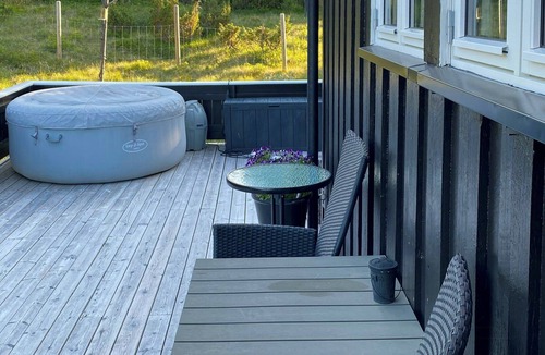 Nord-Aurdal House | Mountain cabin at end of quiet road near Tisleia