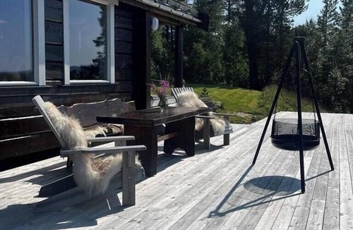 Orkdal House | Mountain cabin by Hundsåvatnet with large veranda