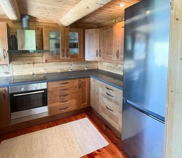 Orkdal House | Mountain Cabin By Hundsåvatnet With Large Veranda