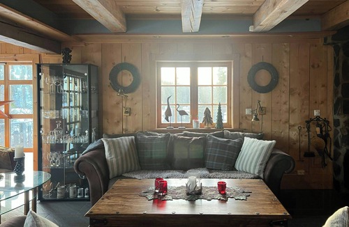 Nore og Uvdal House | Mountain cabin by seven mountain lakes in Sloko