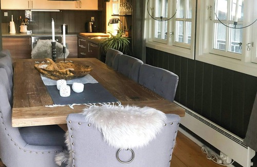Bolkesjo House | Mountain cabin by ski trails in southern Blefjell