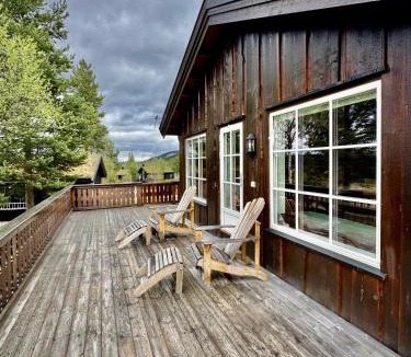 Nes House | Mountain Cabin Nesfjellet Sauna, Hot Tub & Skiing