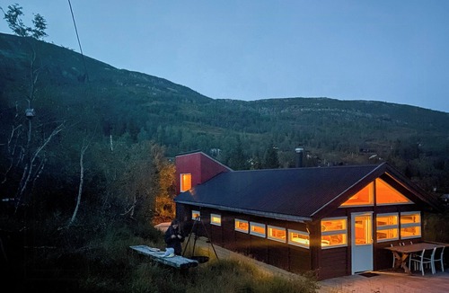Kvam House | Mountain cabin with glacier views