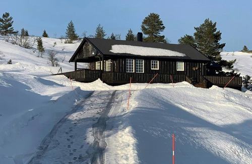 Tørdal House | Mountain cabin with jacuzzi in Gautefall