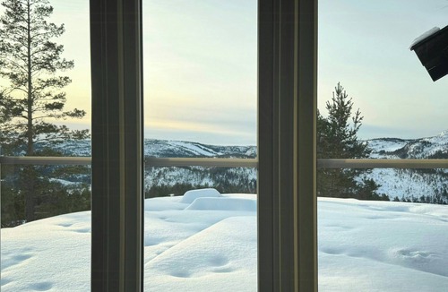 Tørdal House | Mountain cabin with sauna and views in Gautefall
