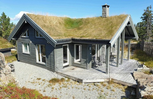 Rollag House | Mountain cabin with private terrace by Mjogetjønn