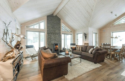 Rollag House | Mountain cabin with private terrace by Mjogetjønn
