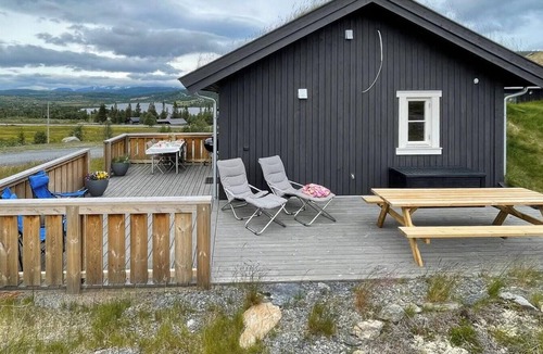 Vestre Slidre House | Mountain cabin with sauna and Jotunheimen views
