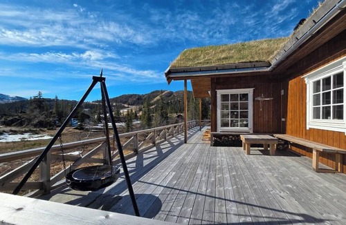 Fla Municipality House | Mountain cabin with ski access in Høgevarde